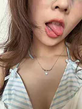 meimei_x Live Webcam on Stripchat