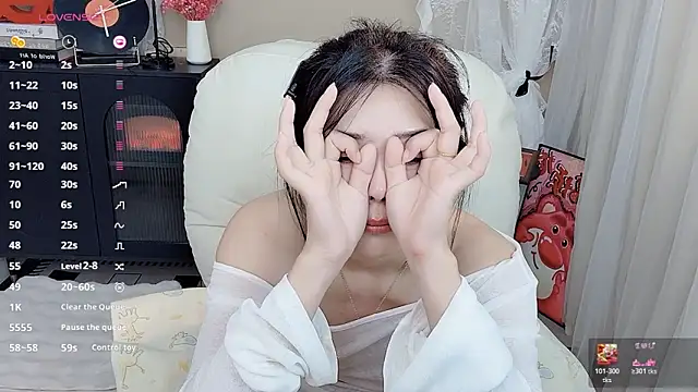 美女CeeKie在线直播