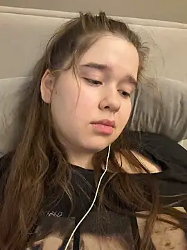 HornyGirlH Live Webcam on Stripchat