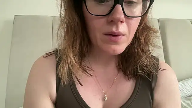 redheadrosie69 (F milf) - butt plug in tight asshole