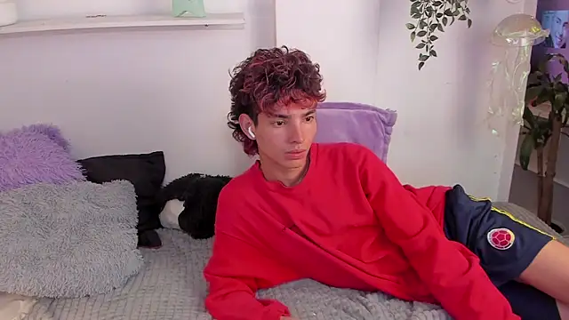 santy-kitty (M twink) - cum show