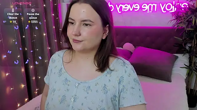 feralpeach - FeralPeach's free webcam