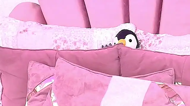 KylieMonnett live sex cam