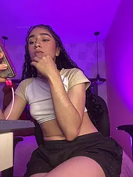 alahia_pink - Alahia_pink's free webcam