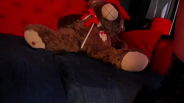 emmilyclark - EmmilyClark's free webcam