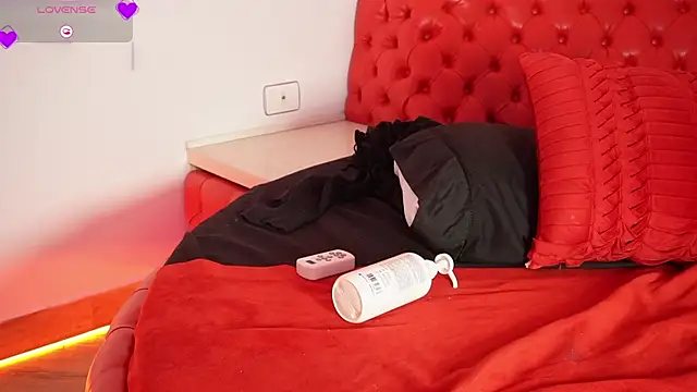 petitte_mussa - Petitte_Mussa's free webcam