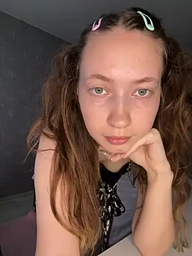 holy_poly - Holy_Poly's free webcam - UK Sex Cams