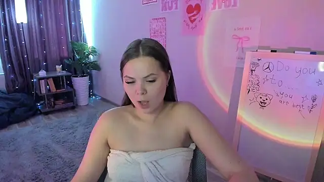 Kira_love_81 live sex cam