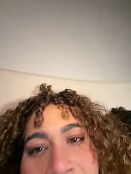 lianh_benett - Lianh_Benett's free webcam - UK Sex Cams