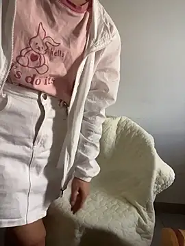 美女flylingling33在线直播