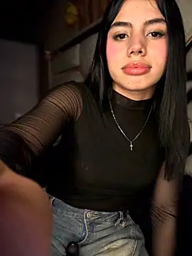 Laura-Khalifa's live cam