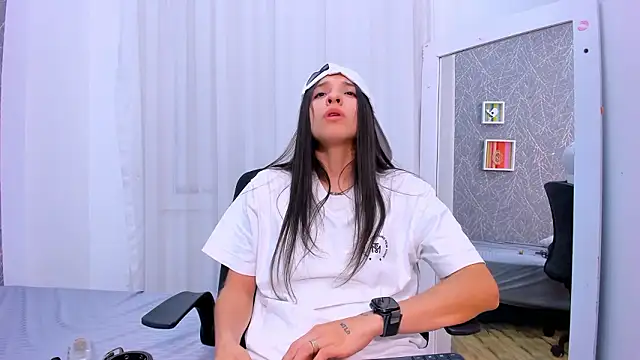 viictoriiasaenz - ViictoriiaSaenz's free webcam - UK Sex Cams