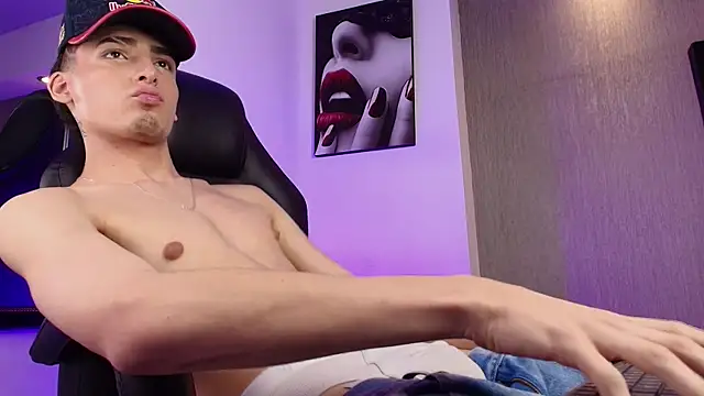 mateomitchell (M twink) - suck dildo x 10 minutes 😈🍆