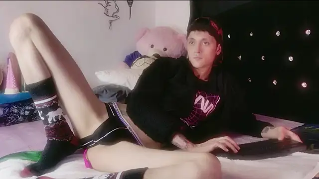 tyler_cat - Tyler_cat's free webcam - UK Sex Cams