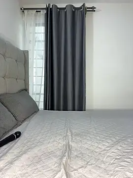 Webcam Model (prettiepearl)  is live.Free join now!