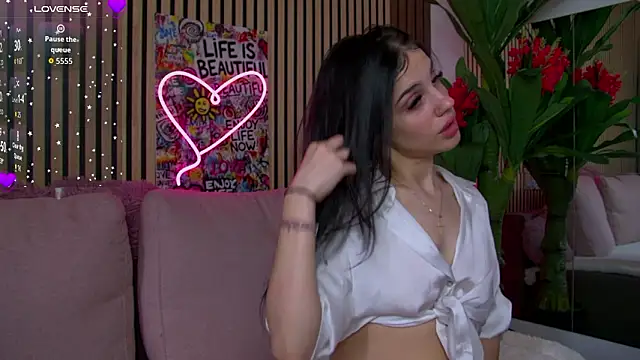 mirunahaze - MirunaHaze's free webcam - UK Sex Cams