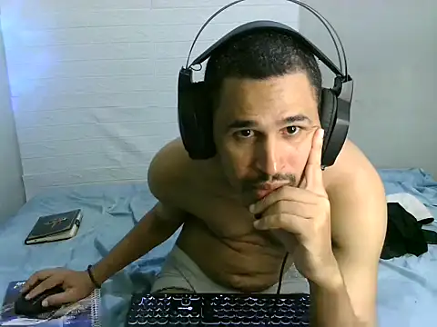 luriel21 - Luriel21's free webcam - UK Sex Cams