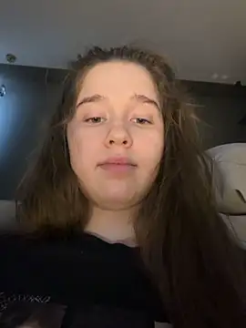 HornyGirlH live sex cam