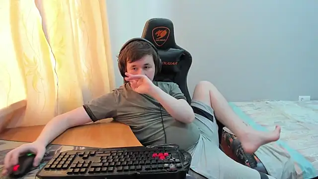 iliaskrislove - Iliaskrislove's free webcam - UK Sex Cams