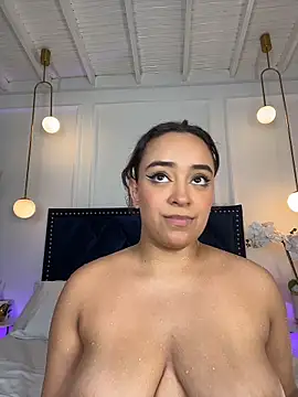 NaughtyNinnaXXX webcam