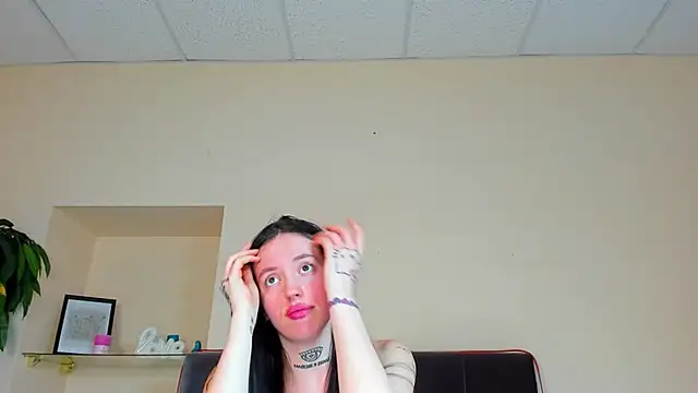 adrianacult - AdrianaCult's free webcam