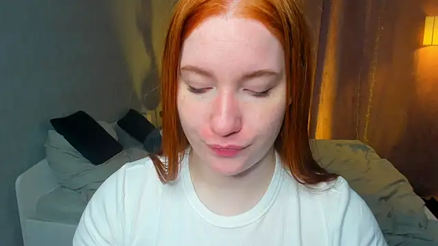 ethalcarlsqq (F young) - POV HOT and TEASE tour of my body!