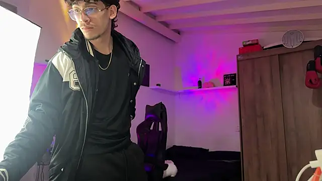 kisan_smith (M twink) - #big-balls #big-cocks #bisexuals #brunettes #cam2cam #colombian #ejaculation #erotic-dance #flexing #handjob #hd #masturbation #middle-priced-privates #muscular #oil-show #orgasm #pov #recordable-privates #recordable-publics #small-audience #spanish-speaking #spanking #striptease #student #twinks #white