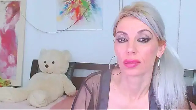 honeylara - HoneyLara's free webcam - UK Sex Cams