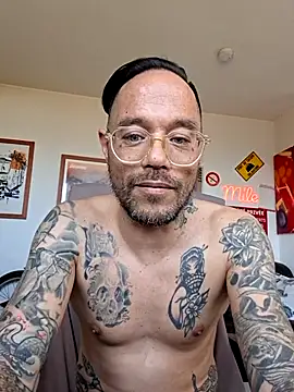 mr_graffitimile - Mr_Graffitimile's free webcam - UK Sex Cams