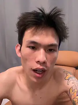 zzzzppp3 Live Webcam on Stripchat