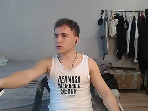 denis_sport (M young) - I'll finish as soon as I have enough mon