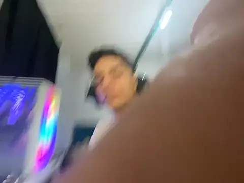 Max_TheHorseDick webcam