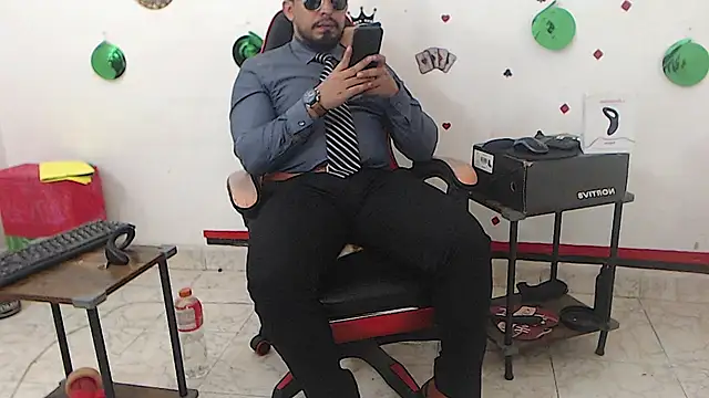 KalethBigDick live sex cam