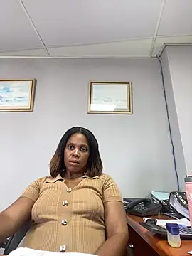 Webcam Model (031bubbles) is live