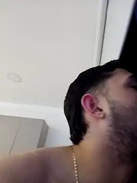 billie_x33 (M young) - Play with my chest... slow start😈