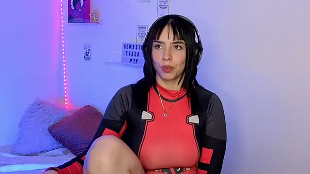 emily_lindey - Emily_Lindey's free webcam - UK Sex Cams