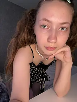 holy_poly - Holy_Poly's free webcam - UK Sex Cams