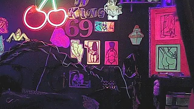 pineapplelife (F young) - Stand Up Show This Ass