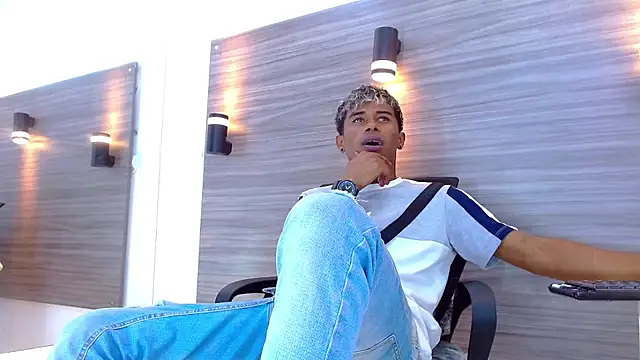 TonnyMarck live sex cam