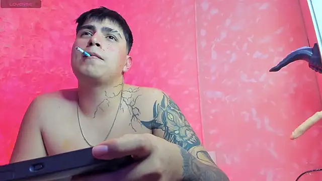 ThomasThundr live sex cam