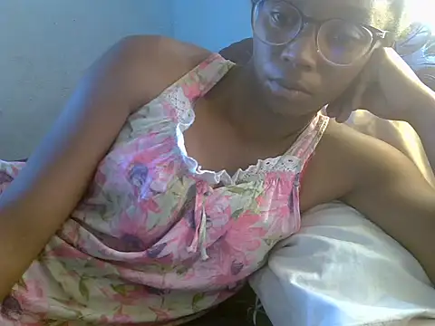 elianehot (F young) - Hello guys 30tkn flash