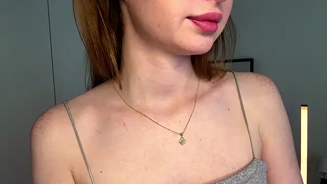 SkyAlice01's live cam