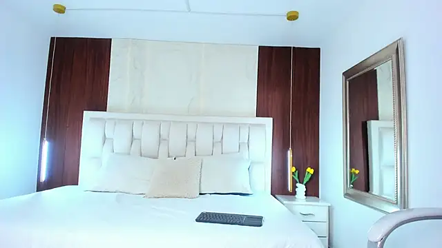 anita23__ (F young) - Flash Tits + oil