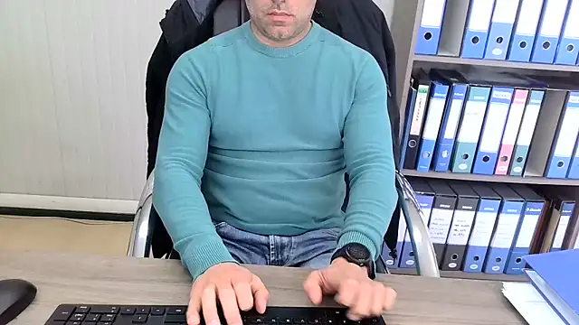 evasionee - Evasionee's free webcam - UK Sex Cams