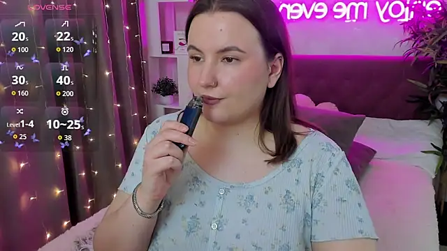 feralpeach - FeralPeach's free webcam