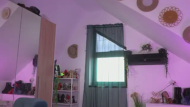 Amaliamour live sex cam