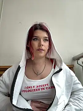 Webcam Model (RiriRoseey)  is live.Free join now!