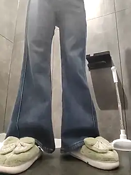 美女Aoo520520在线直播