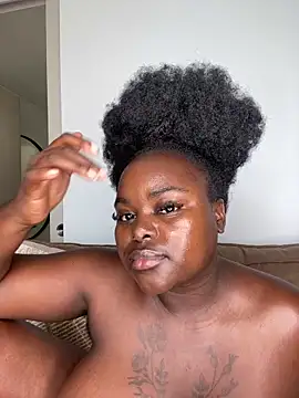 Webcam Model (Honeycoco0211)  is live.Free join now!