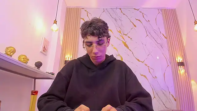 nikolay_gregori (M twink) - Masturbation with milk 🍆💦❤️